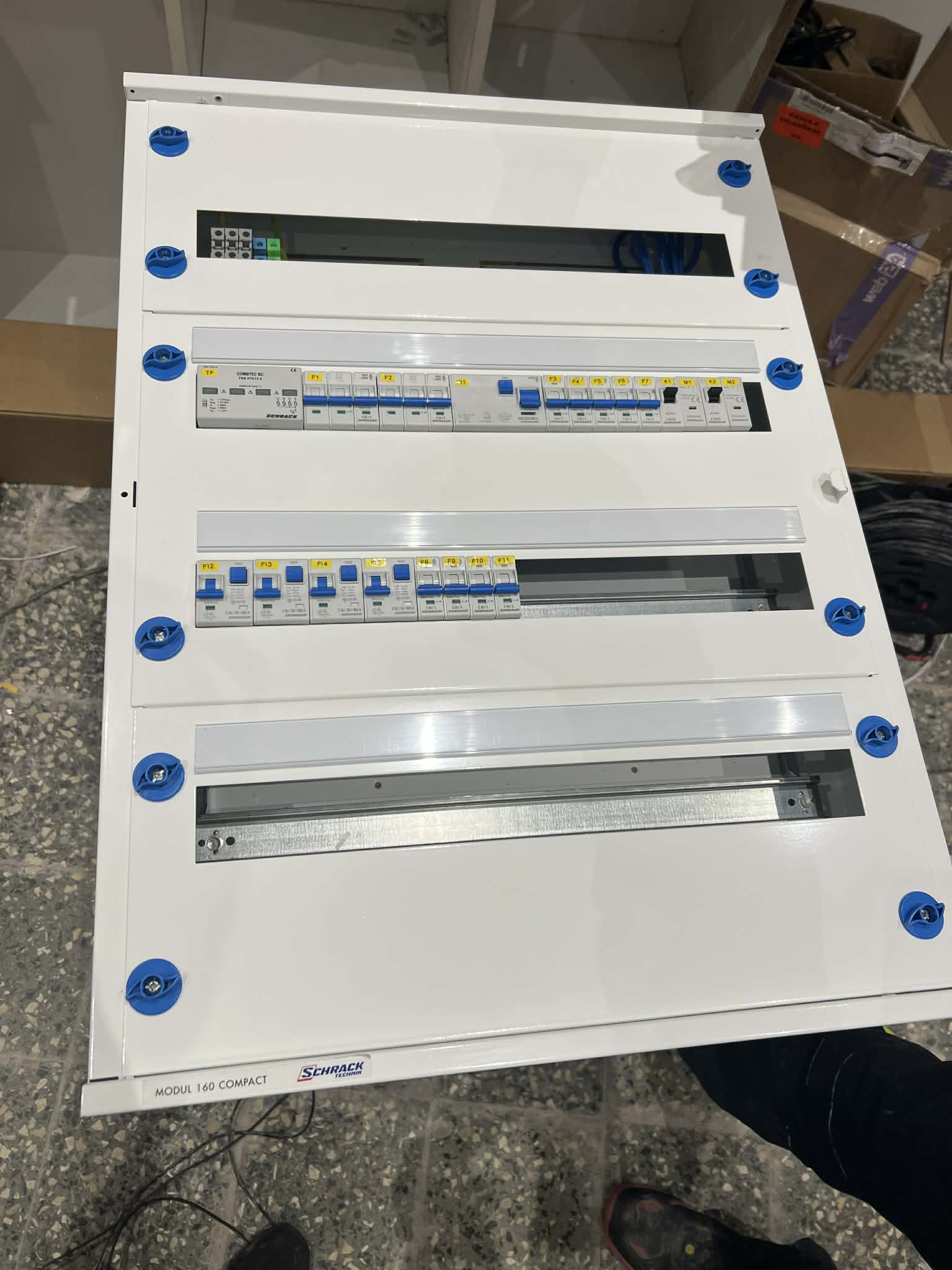 Kapcsolószekrény - előnézet 2